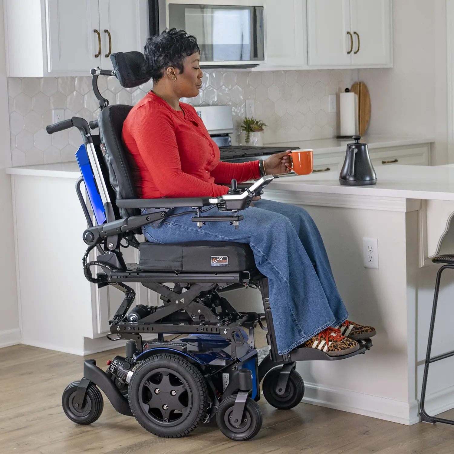 Compact space? Meet the ultra-slim base!