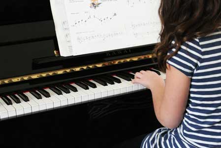 How to Introduce the Arts to Children with Learning Disabilities